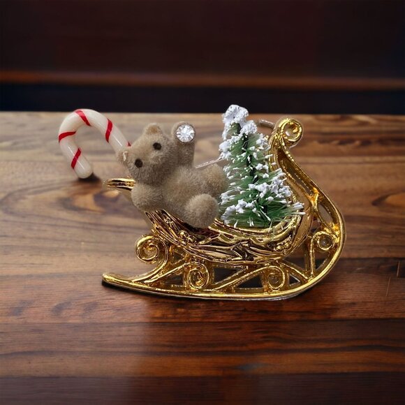 Vintage Avon Santa’s Sleigh Pin Teddy Bear Candy‎ Cane Christmas Tree 1991 - Picture 1 of 6